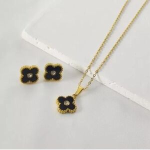 Elegant Gold and Black Jewelry Set